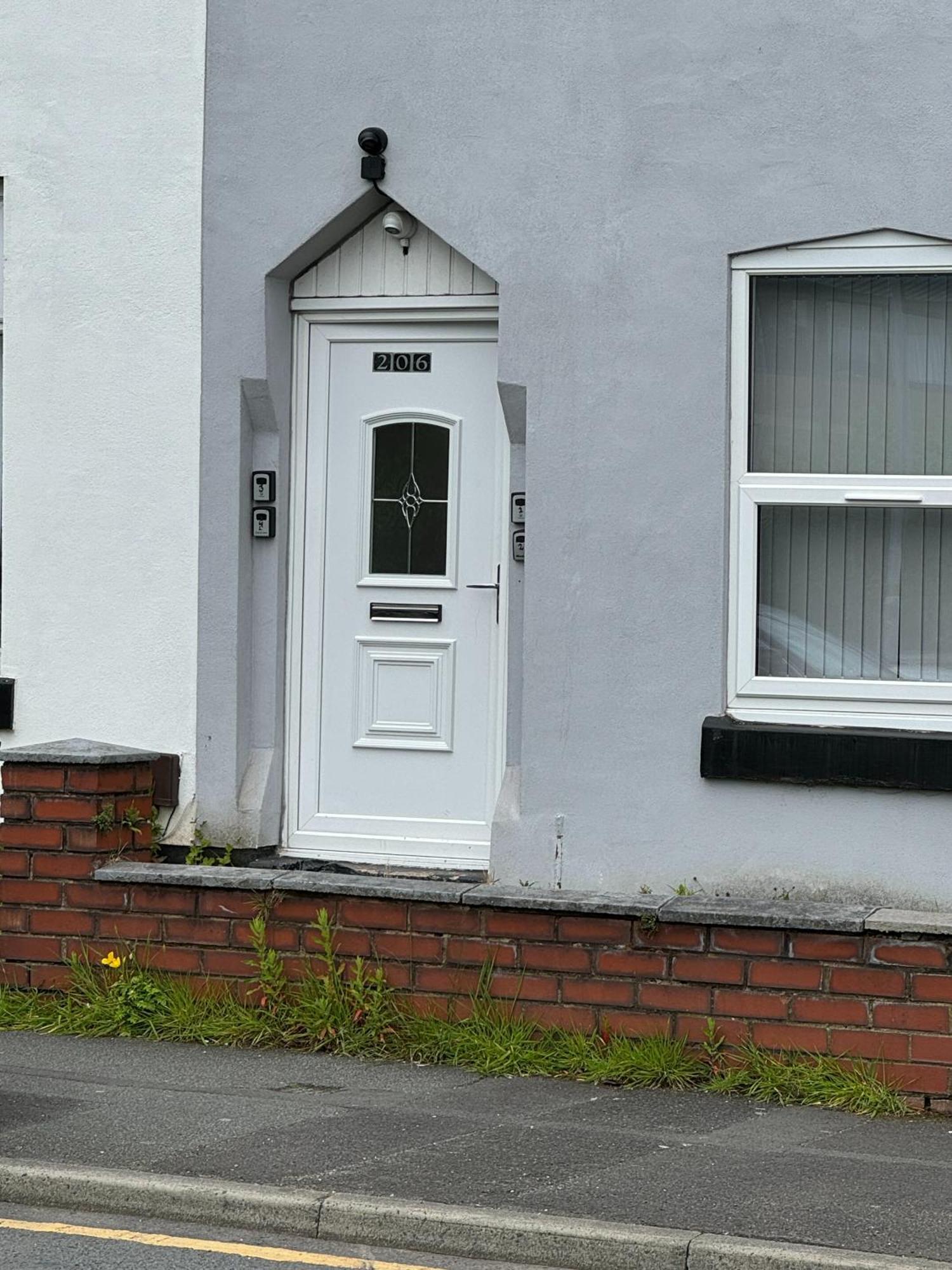 Ur Place Failsworth Exteriör bild